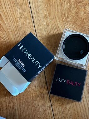 Huda Beauty Translucent Setting Powder